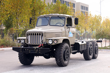 東風六驅(qū)EQ2100越野運兵車底盤改裝_經(jīng)典雙玻璃EQ245炮車_長頭3.5噸級軍用卡車底盤