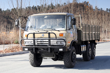 210馬力六驅(qū)平頭EQ2102G運兵車_東風153越野載貨汽車_6×6卡車出口