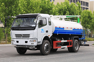 4×2輕卡8方強(qiáng)力吸污車(chē)_東風(fēng)2清6污環(huán)衛(wèi)吸糞車(chē)_170馬力微卡底盤(pán)改裝吸污車(chē)