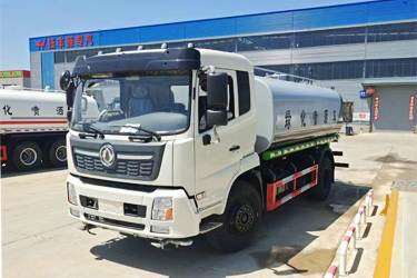 15m3平頭定制型4×2灑水車廠家_東風(fēng)新款190馬力運水罐車_前5噸后10噸專用車